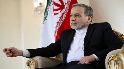 وزير الخارجية الإيراني يكشف كواليس مفاوضات مسقط