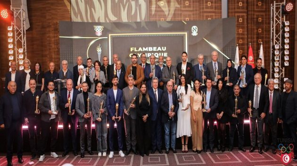 قائمة المتوجين بالمشعل الأولمبي